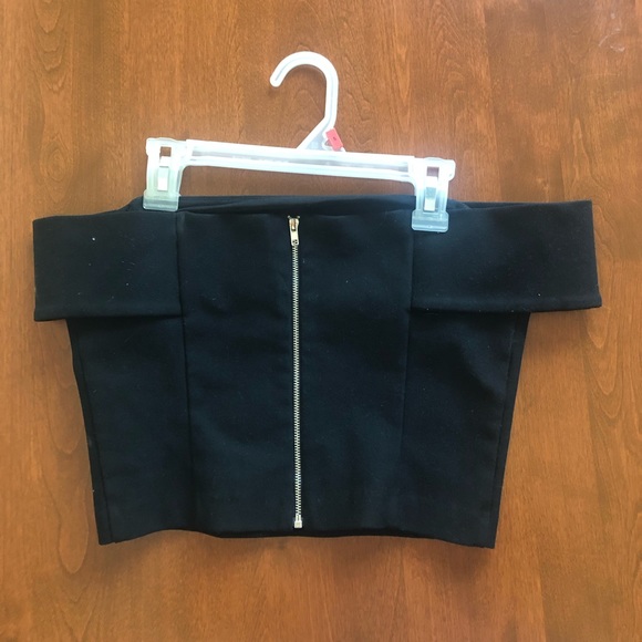 Black Off the Shoulder Crop Top - Picture 2 of 2